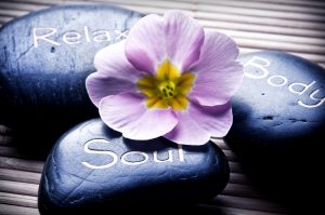 Read more about the article Healing energies, the link between a hot stone massage and Hawaii
