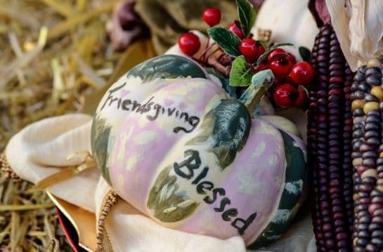 Read more about the article Why You Should Be Throwing a Friendsgiving and How to Do It