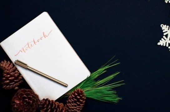 Read more about the article Holiday Memories: 3 Ways to Capture Them in Your Journal