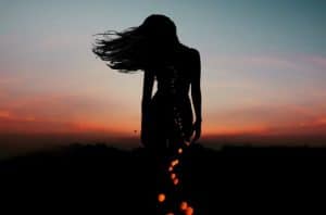 Read more about the article Honor the Cycles of the Moon to Reconnect to Your Natural Rhythms