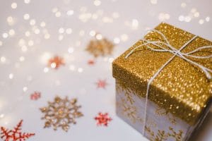 Read more about the article Let’s Gift the Gift of Being Present: 4 Tips to Enjoy the Holiday Season