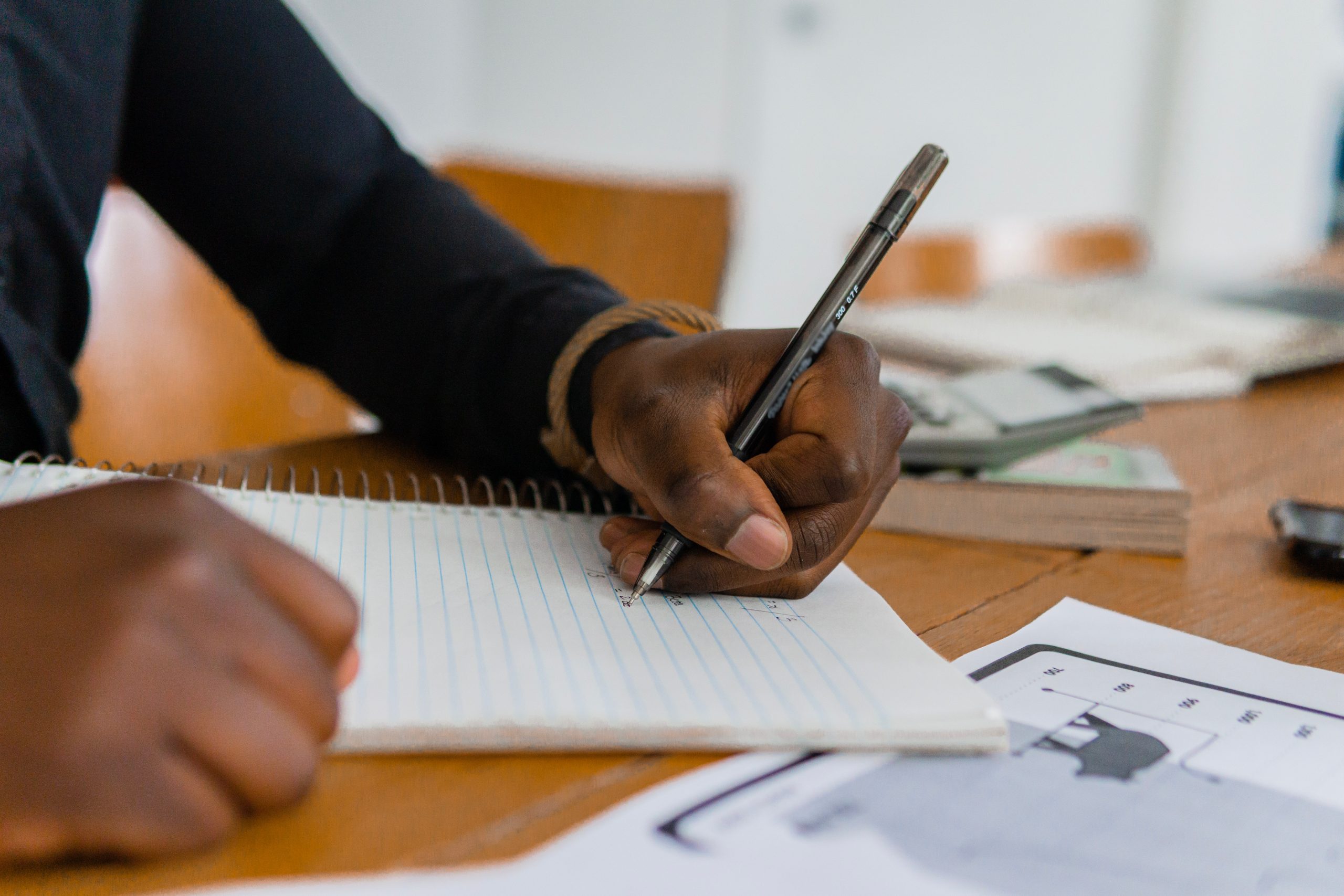 Read more about the article Everything is Backwards: Being Left Handed in a Right-Handed World