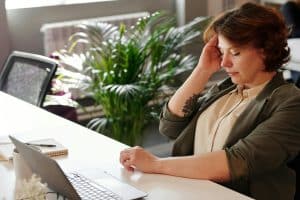 Read more about the article How to Manage Chronic Pain While Running a Business