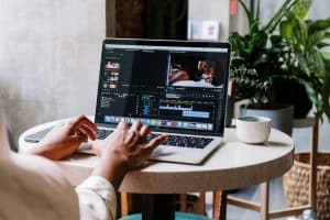 Read more about the article 4 Effective Ways to Create Content for Your Business