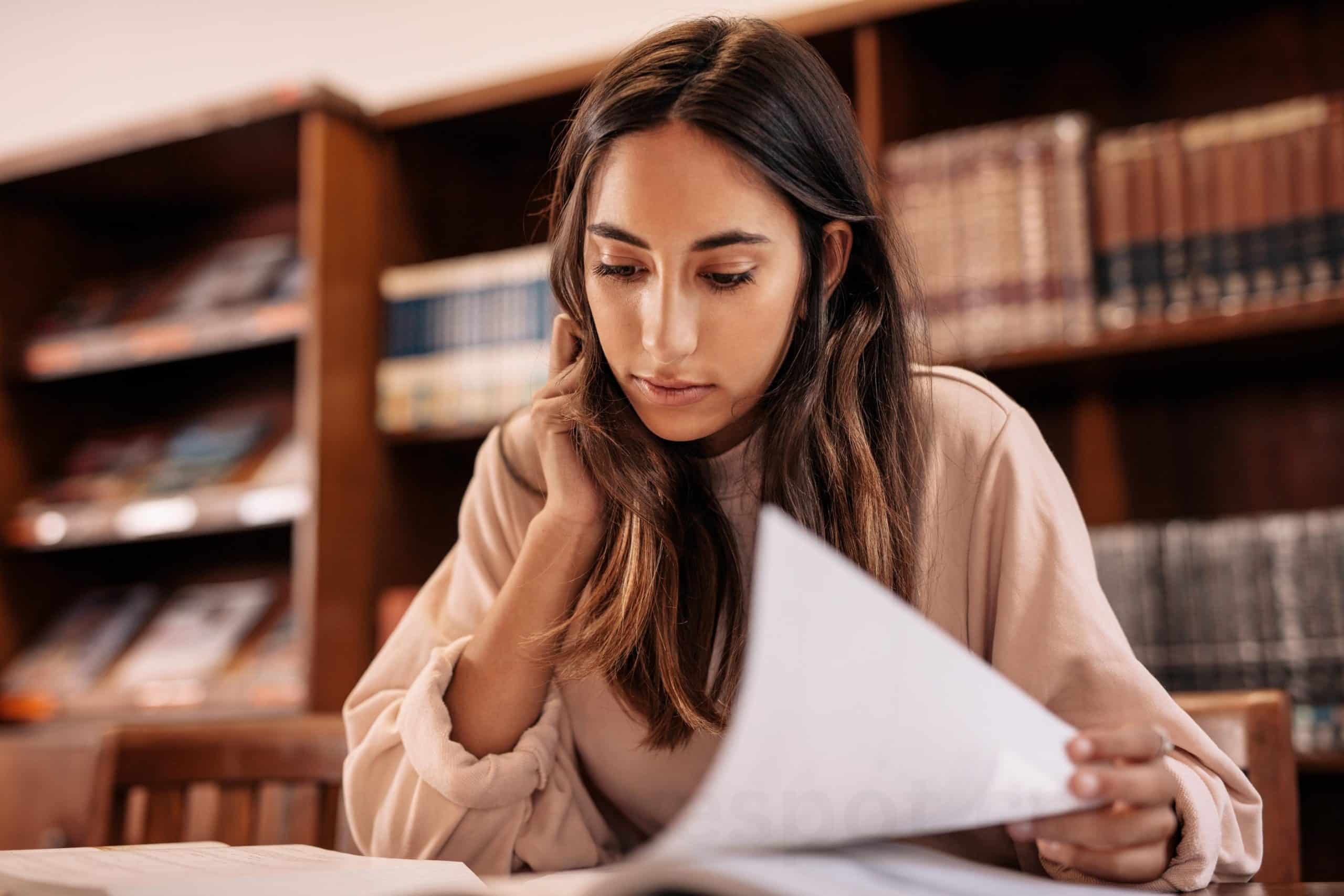 Read more about the article Helping Your Child Through College Financially: Understanding the Aid Available