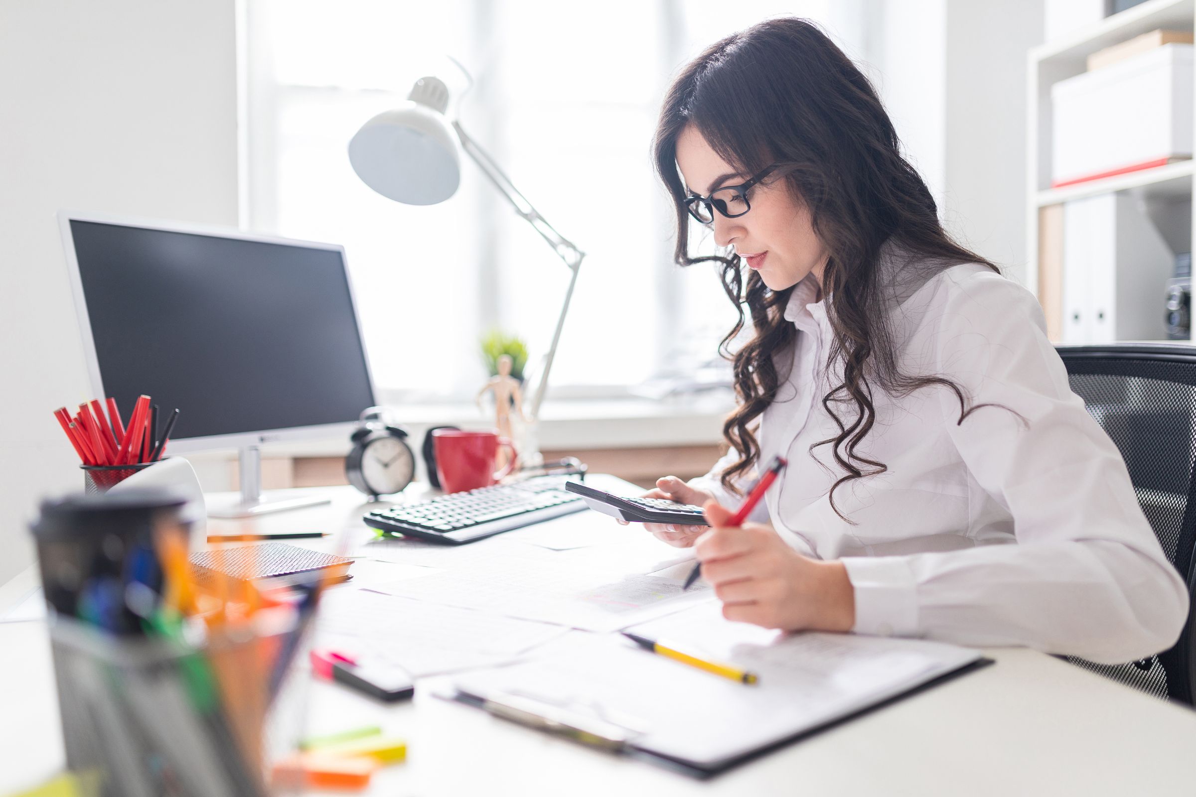Read more about the article 5 Money Conscious Decisions That Actually Make a Difference