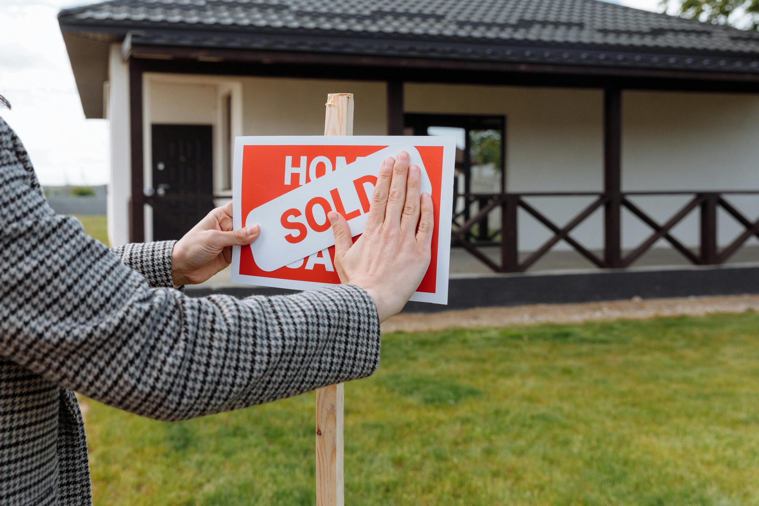 Read more about the article Sold! 5 Different Ways To Sell A Home