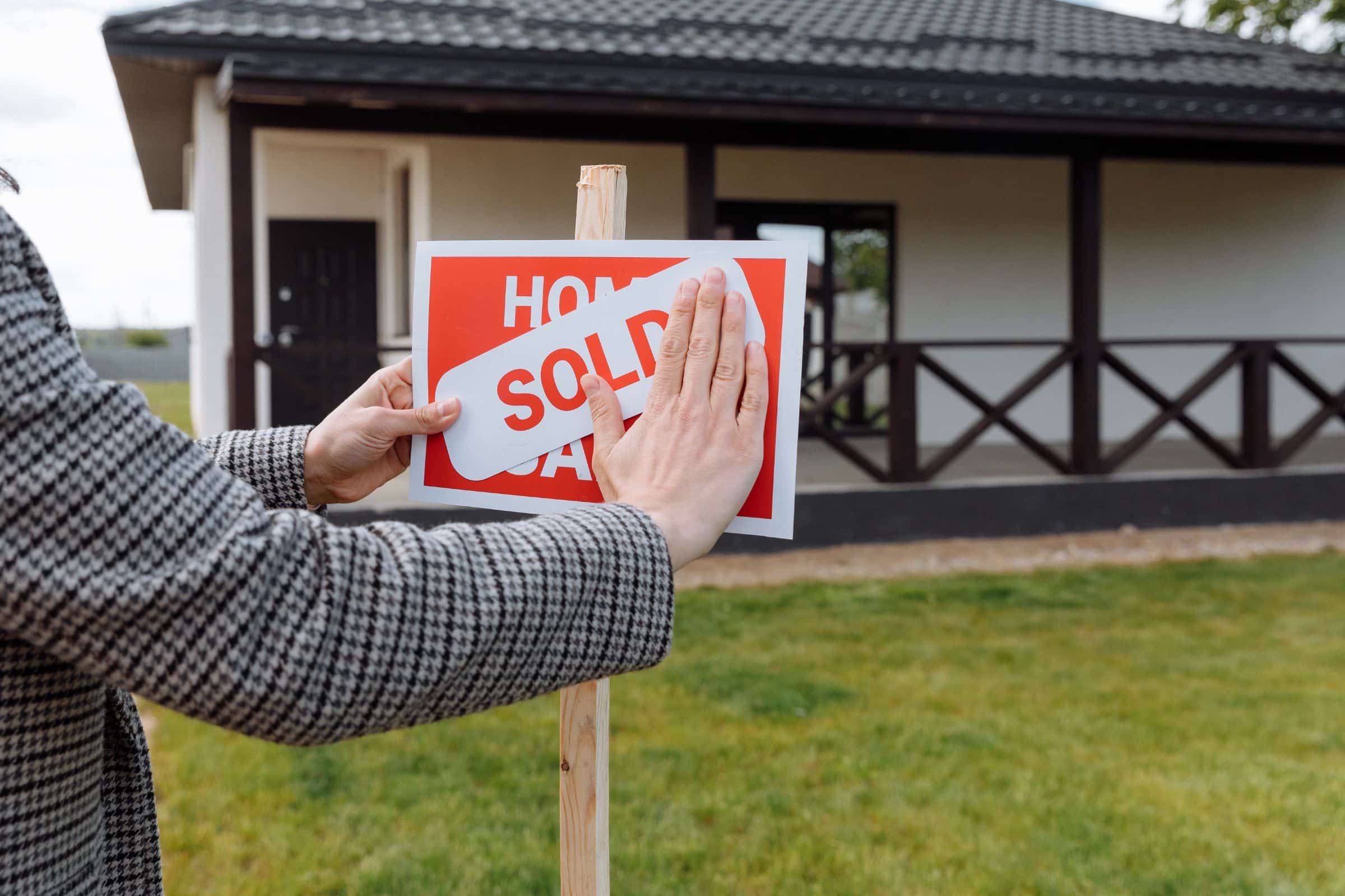 Read more about the article 7 Common Mistakes to Avoid When You’re Selling Your House